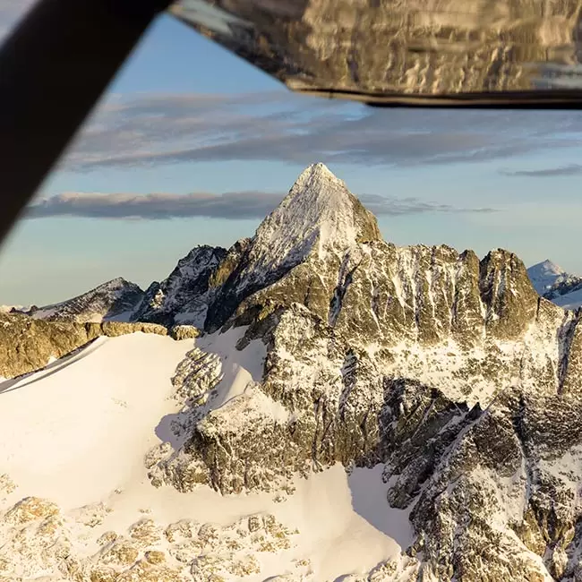Custom plane tours of the BC Sunshine Coast